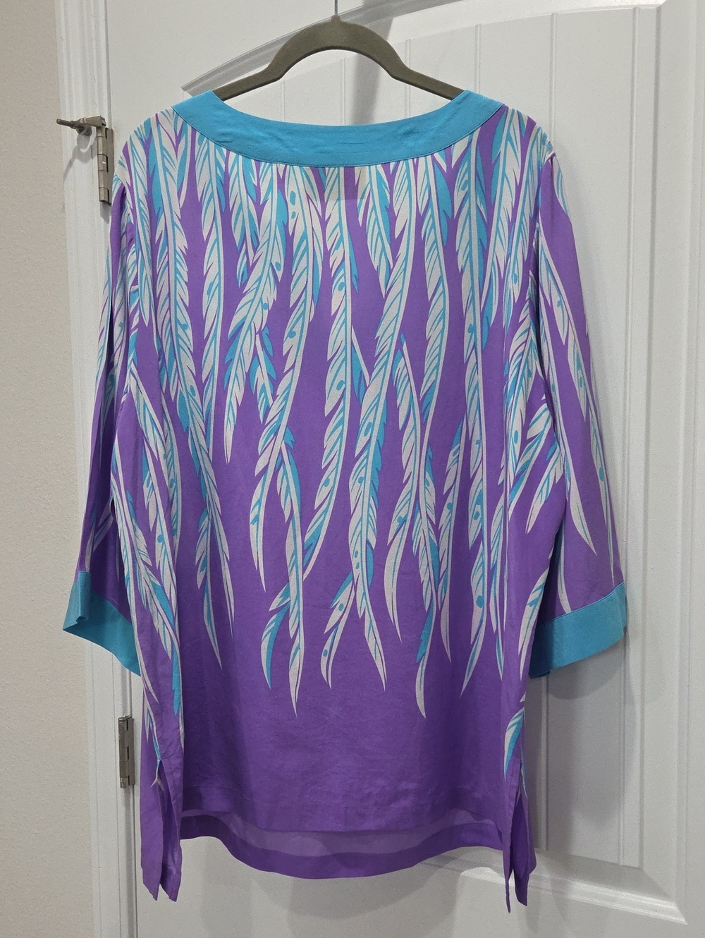 Bob Mackie Wearable Art 100% Silk Feather Print Tunic Blouse Purple 1X - Picture 6 of 6